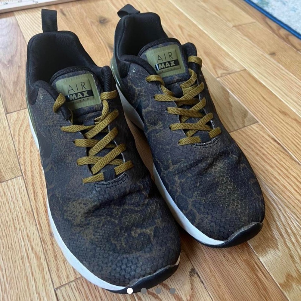 Nike air max siren running shoes